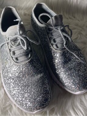 Forever Silver Glitter Lace-Up Women’s Sneakers